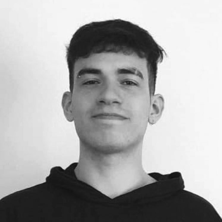 Tomás